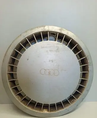 Audi 100 200 5000 C3 R14 wheel hub/cap/trim 443601147A
