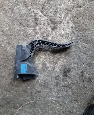 Mercedes-Benz Sprinter W901 W902 W903 W904 Accelerator throttle pedal A9013000504 0281002337 386400164