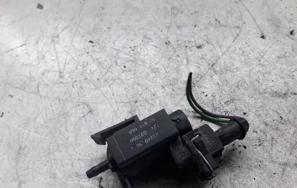 Volvo S60 Vacuum valve 72224010