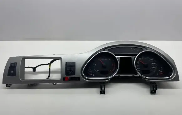 Audi Q7 4L Speedometer (instrument cluster) 5550007301 5JYR59P7G