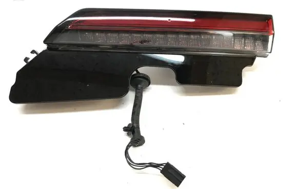 Volvo C40 Tailgate rear/tail lights 32365672
