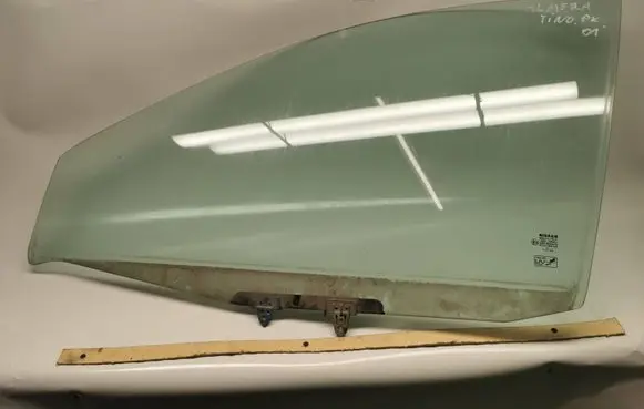 Nissan Almera Tino Front door window glass four-door 43R000479