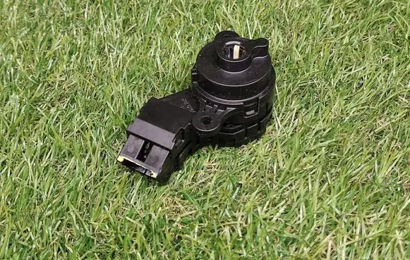 Buick Encore I Ignition lock contact 94737994