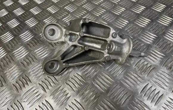 Renault Zoe EGR valve cooler bracket 112532098R