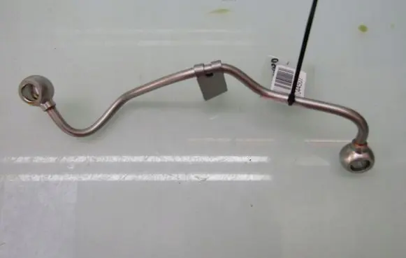 Nissan X-Trail T33 Turbo turbocharger oiling pipe/hose