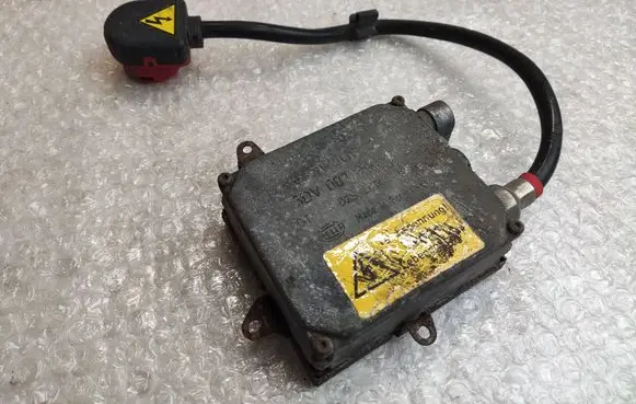 BMW 7 E38 Headlight ballast module Xenon 5DV00776001