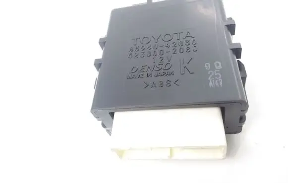 Toyota RAV 4 (XA40) Window wiper relay 8594042030 4230002080
