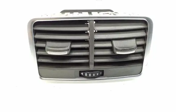 Rear air vent grill