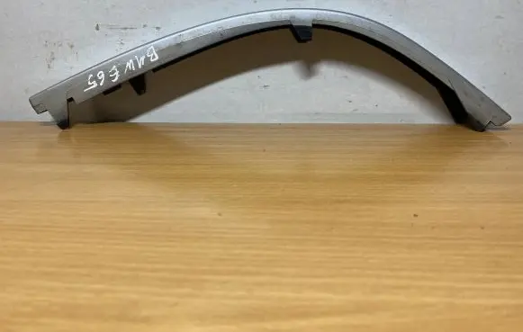 BMW 7 E65 E66 Rear/tail light trim molding 51127155446