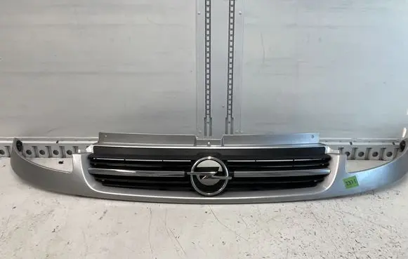 Opel Vivaro Front bumper upper radiator grill 8200044873