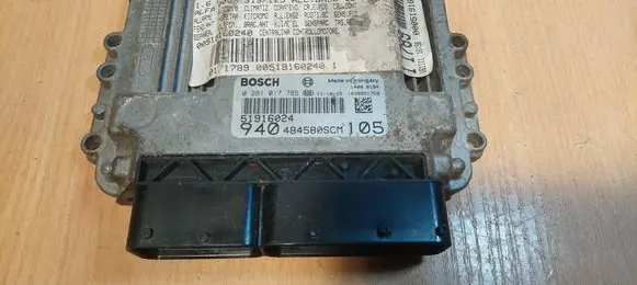 Alfa Romeo Giulietta Engine control unit/module ECU 0281017785 51916024