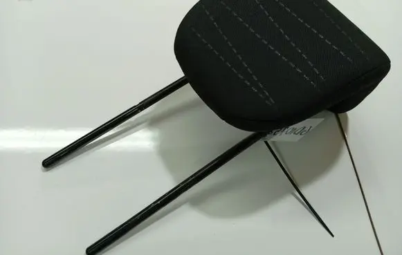 Toyota Yaris Front seat headrest 