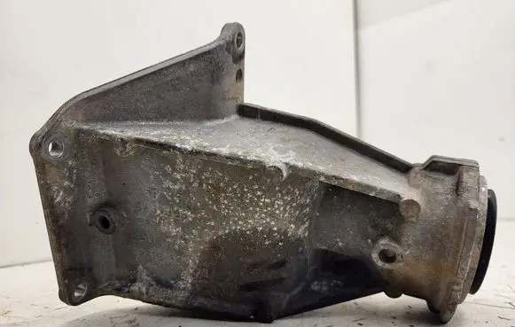 BMW X7 G07 Driveshaft support bearing bracket 8639383