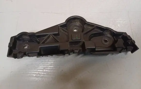 Renault Sandero II Front bumper mounting bracket 622222445R N800