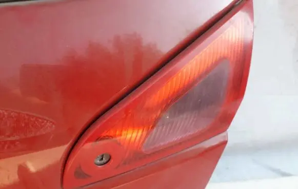 Mitsubishi Colt Tailgate rear/tail lights