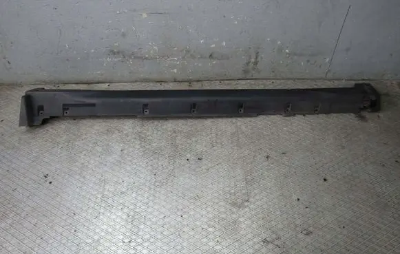 Nissan X-Trail T32 Side skirt front trim 768504CE0A XTRAIL
