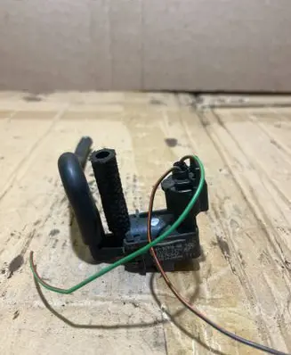 Ford Fiesta Vacuum valve 