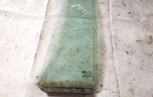 Opel Zafira A Rear vent window glass as2