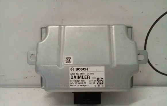 Mercedes-Benz Vito Viano W639 Voltage converter/converter module A9068270005