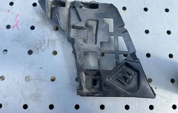 Volvo S90, V90 Front bumper mounting bracket 31383497