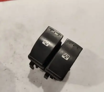 Renault Espace - Grand espace IV Electric window control switch 315042B