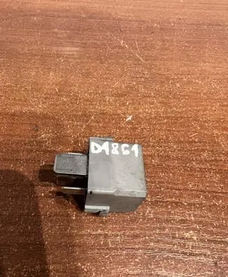 Mercedes-Benz B W245 Other relay A0025422619 D1861