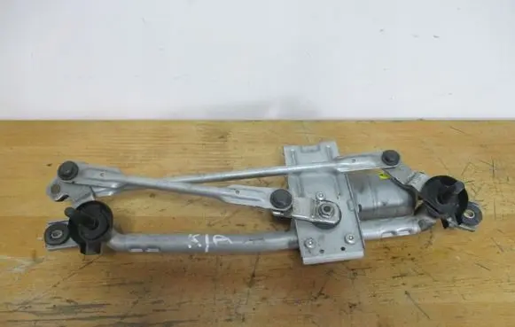 KIA Sportage Front wiper linkage and motor