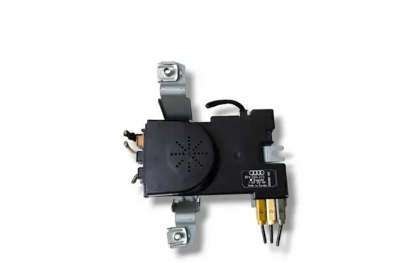 Audi A3 S3 A3 Sportback 8P Aerial antenna filter 7617310104 8P4035225