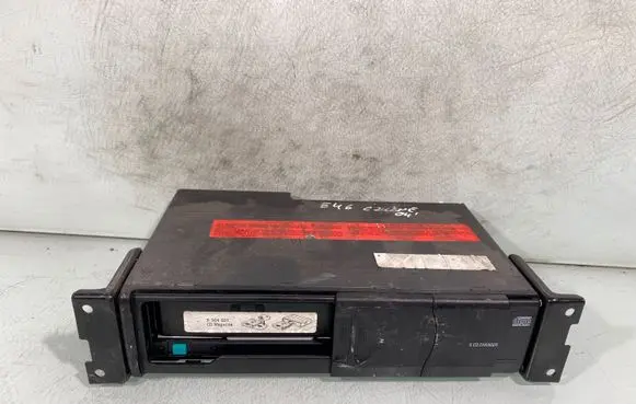 BMW 3 E46 CD/DVD changer 6913389