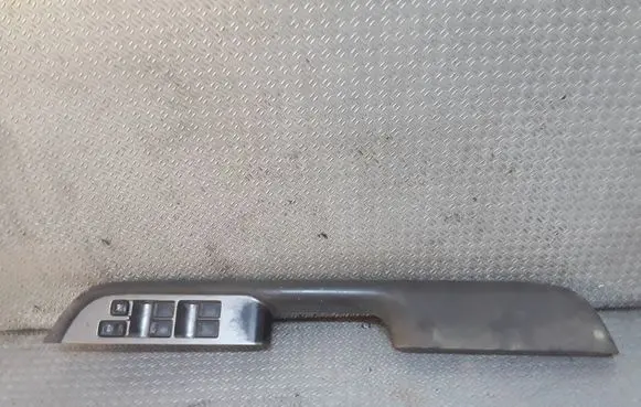 Nissan X-Trail T30 Electric window control switch 80961