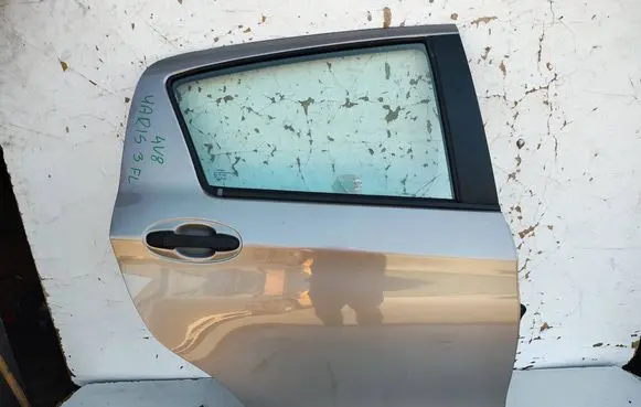 Toyota Yaris Rear door