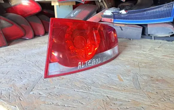 Seat Altea XL Rear/tail lights 5P8945096A 5P8945112A