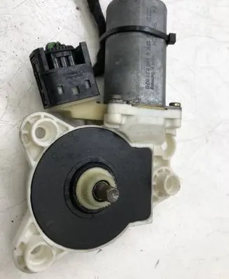 Mercedes-Benz E W211 Front door window regulator motor A2118202942