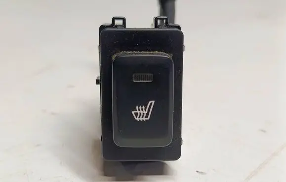 KIA Sportage Seat heating switch A6W5F8AW48