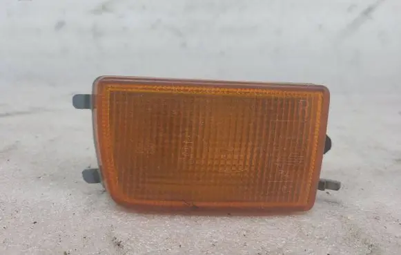 Volkswagen Golf III Front indicator light 8580391