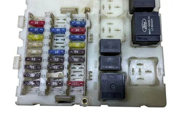 Ford Focus Fuse module 98AG14K150 518251905