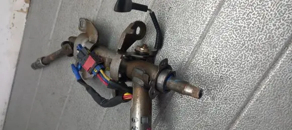 Peugeot 206 CC Steering wheel column trim