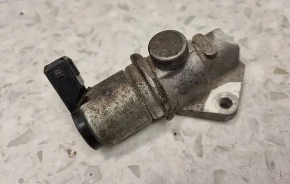 Ford Focus C-MAX EGR valve cooler bracket 