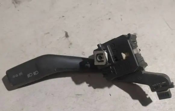 Volkswagen Touran I Indicator stalk 1K0953513