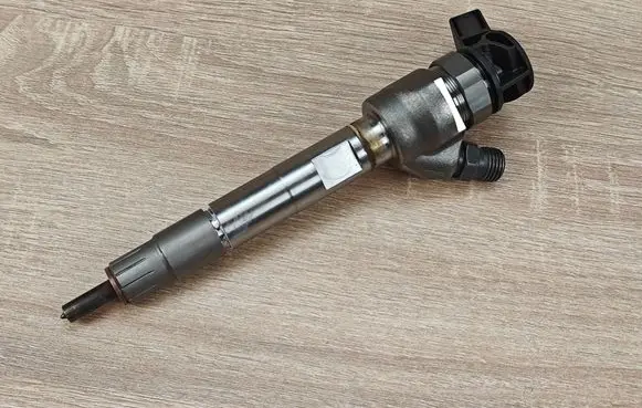 BMW 4 G22 G23 G24 G26 Fuel injector 8579236