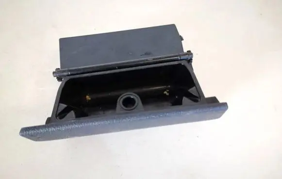 Volkswagen Touran I Car ashtray