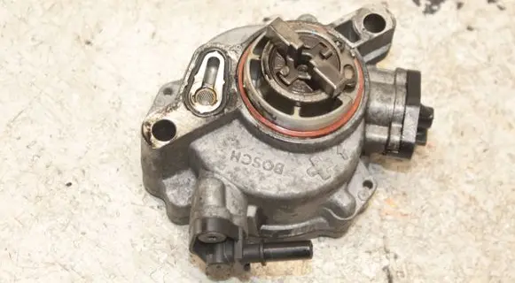 Ford C-MAX II Vacuum pump 9804021880