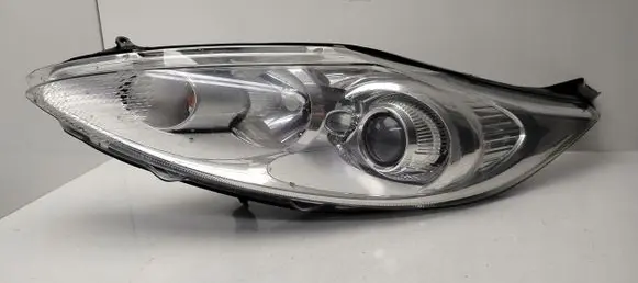Ford Fiesta Headlight/headlamp 