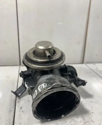 Volkswagen Golf IV Throttle valve 038131501AA