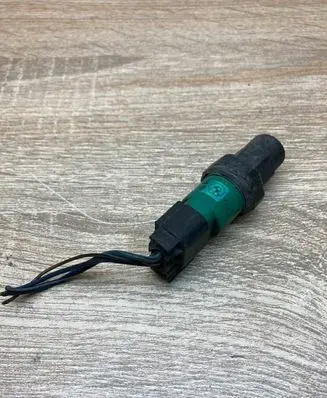 BMW 7 E38 Air conditioning (A/C) pressure sensor 8391639 WithPlug