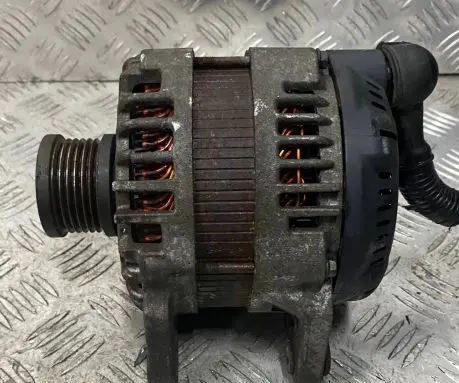 Nissan Qashqai Generator/alternator 23100EN000 MR20