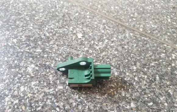 Volkswagen PASSAT B6 Airbag deployment crash/impact sensor 3C0909606