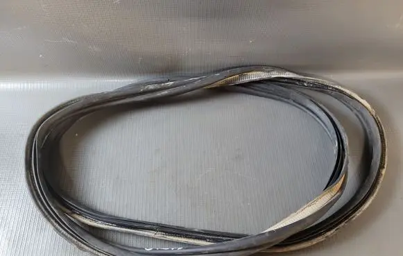 Dacia Duster II Trunk rubber seal (body) 