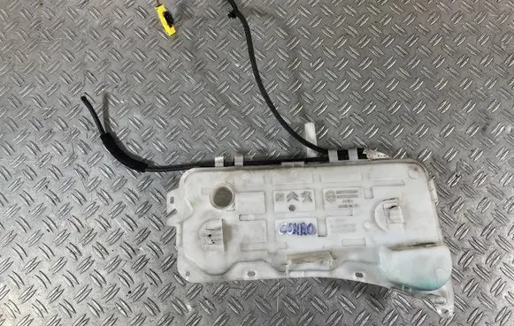 Opel Combo E Windshield washer fluid reservoir/tank 9817300980