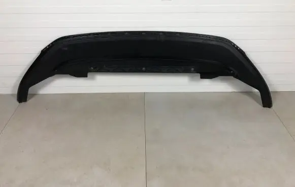 Front bumper lip